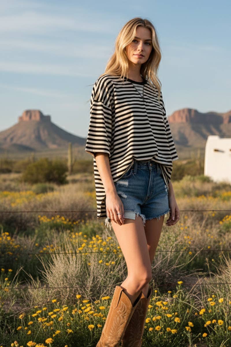 STRIPED OVERSIZED SHORT SLEEVE TOP