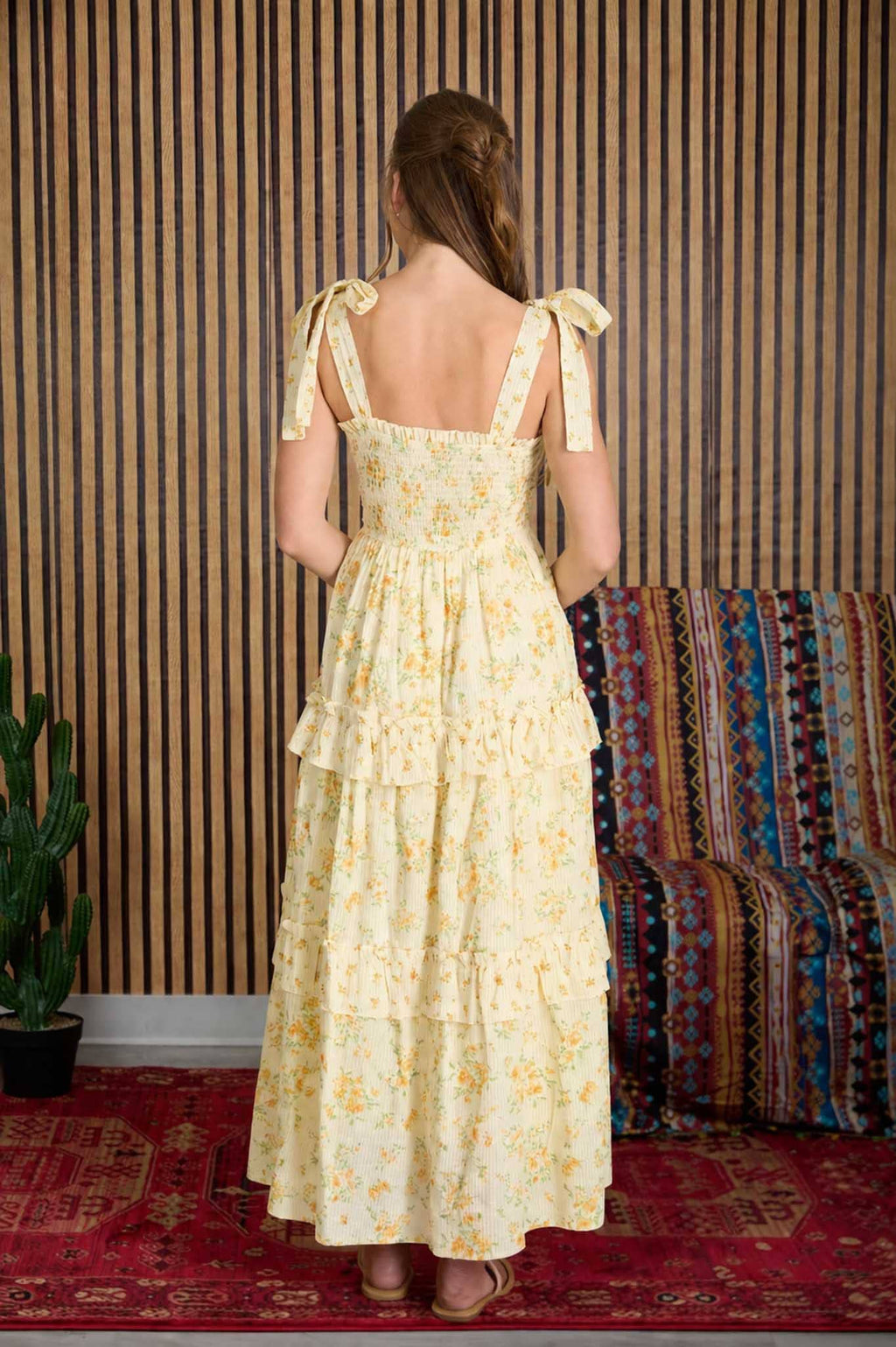 FLORAL SWEETHEART SMOCKED RUFFLE DETAIL MIDI DRESS