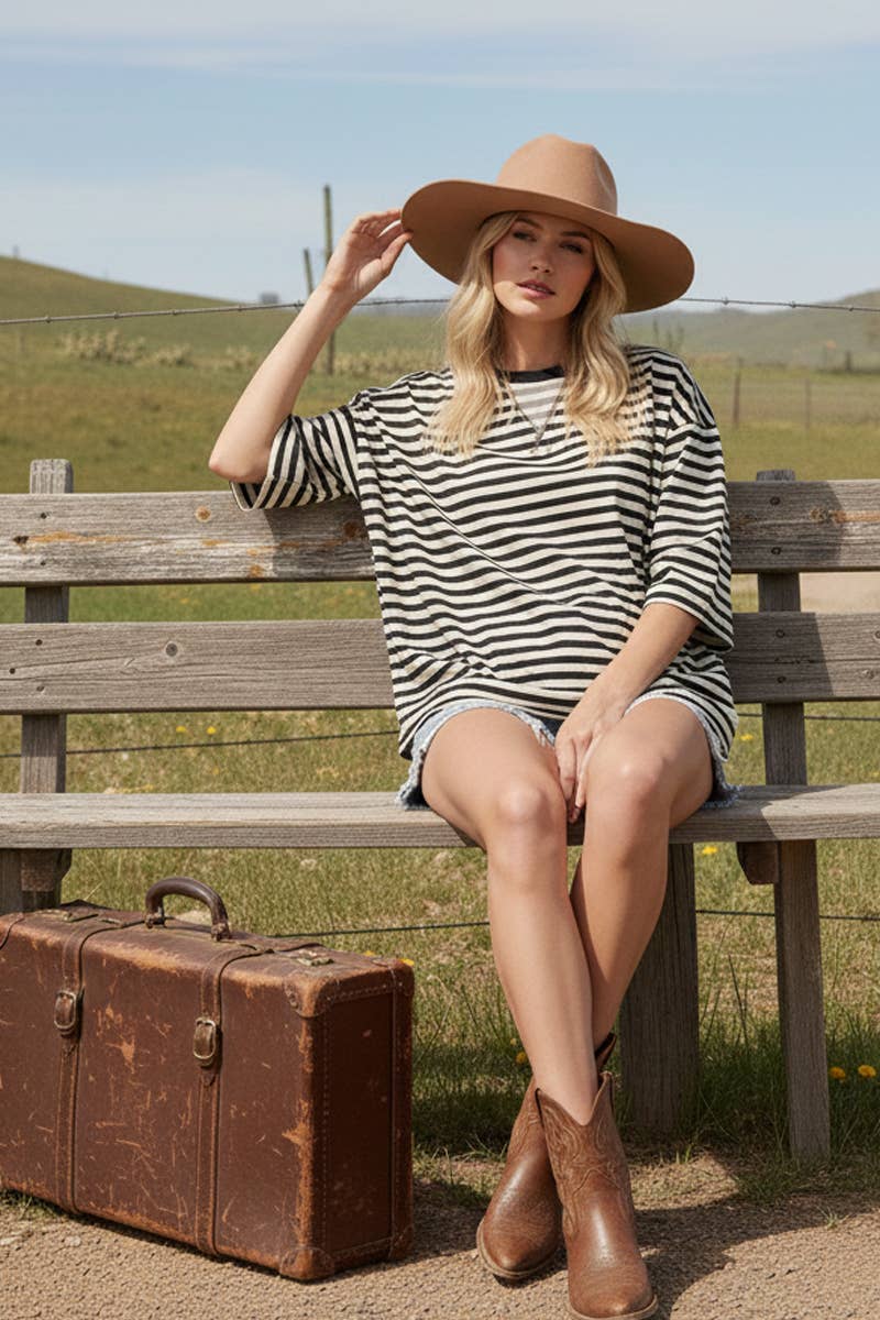 STRIPED OVERSIZED SHORT SLEEVE TOP